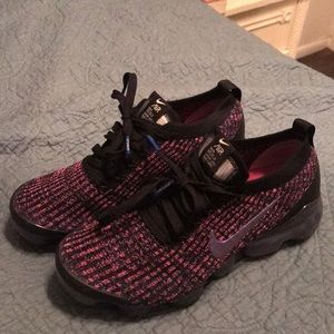 Women’s Nike fly knit vapormax